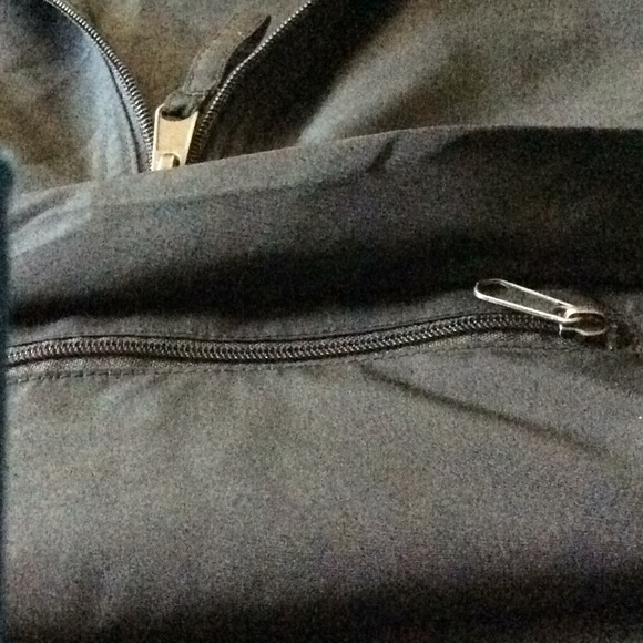 NWT Women’s  windbreaker - Picture 10 of 11